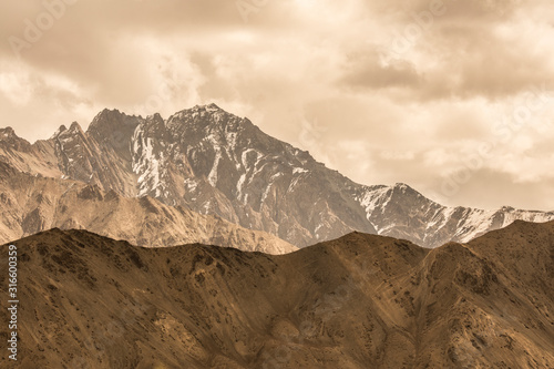 Dekoracja na wymiar  himalaje-w-kardung-la-ladakh-indie