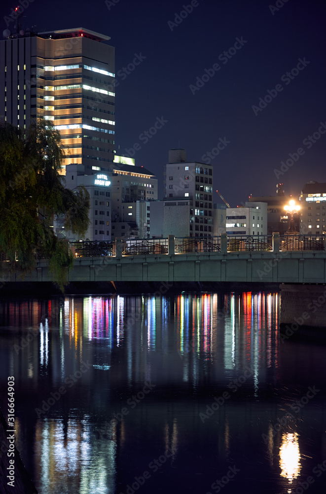 The Aioi Bridge over Ota River at night. Hiroshima. Japan - obrazy, fototapety, plakaty 