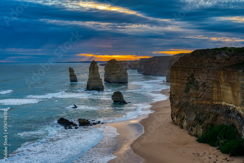 Cuadros en Lienzo Twelve Apostles Port Campbell National Park, Victoria, Australia, sunset