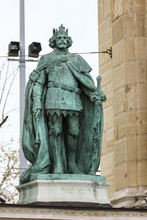 Nagy Lajos Bronze Statue In Budapest