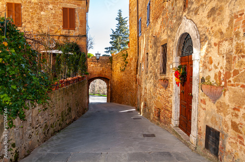 pienza-in-tuscany-italy-unesco-heritage-village-called-ideal-city-in-the-renaissance-period-protected-by-high-walls-it-is-famous-for-the-pecorino-of-pienza-cheese
