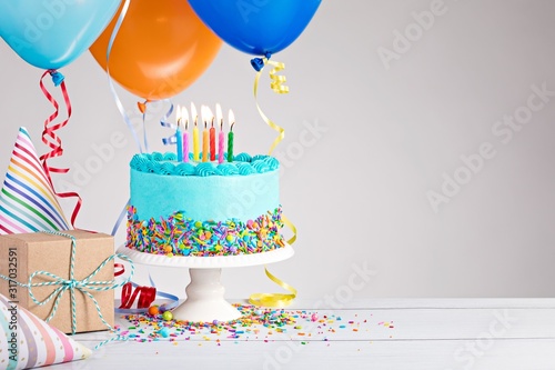 Fotomural birthday card with cake and balloons