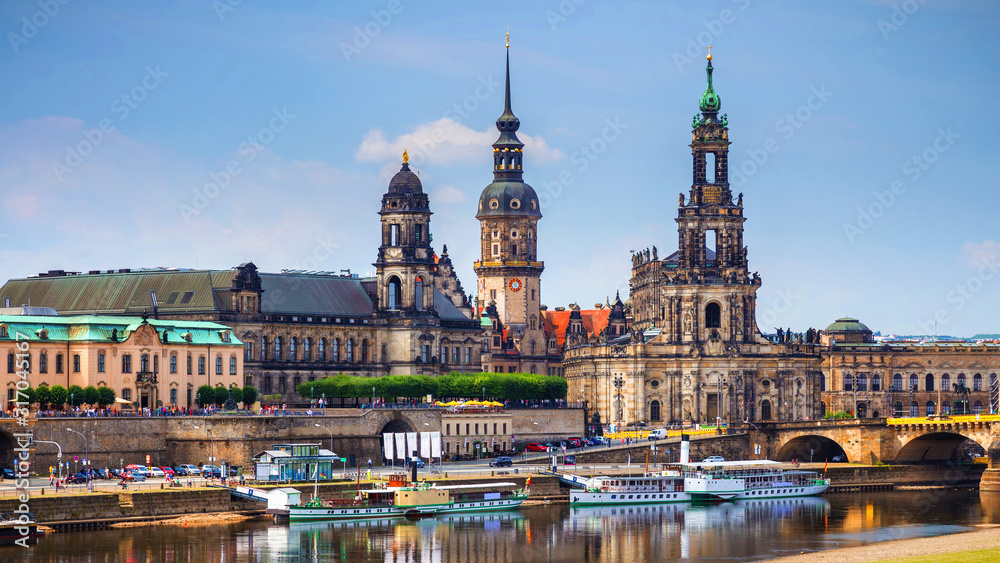 Scenic summer view of the Old Town architecture with Elbe river embankment in Dresden, Saxony, Germany - obrazy, fototapety, plakaty 