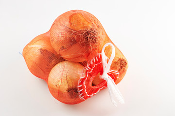 Wall Mural - onions on white background