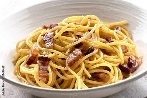 Fotografía Spaghetti alla carbonara or spaghetti with bacon
