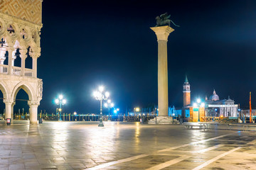 Wall Mural - night view of Piazza San Marco in Venice. inscription in Italian: gondola service