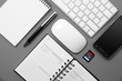 © xyz+ - scrivania, posto di lavoro, informatica, comunicazione
