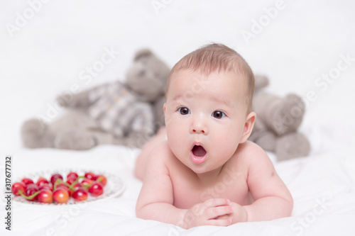Bebe Metis Deux Mois Franco Chinois Stock Photo Adobe Stock Bebe Metis Deux Mois Franco Chinois Stock Photo Adobe Stock
