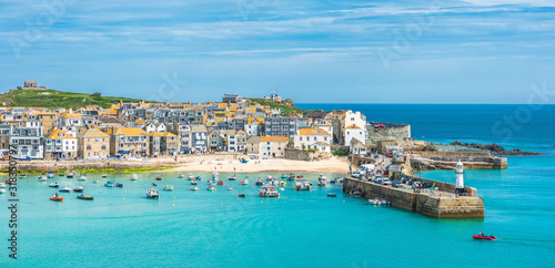 Fotomural Elevated views of the popular seaside resort of St. Ives