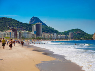 Fototapete - Copacabana beach and mountain Sugarloaf in Rio de Janeiro, Brazil. Copacabana beach is the most famous beach in Rio de Janeiro. Sunny cityscape of Rio de Janeiro