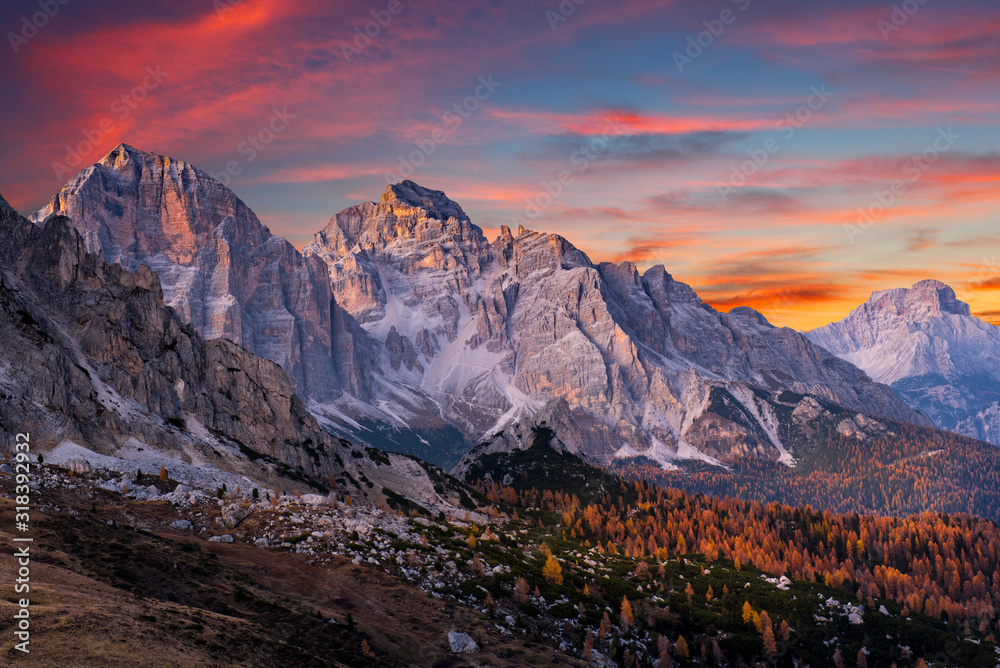 Beautiful landscape of mountains during autumn - obrazy, fototapety, plakaty 