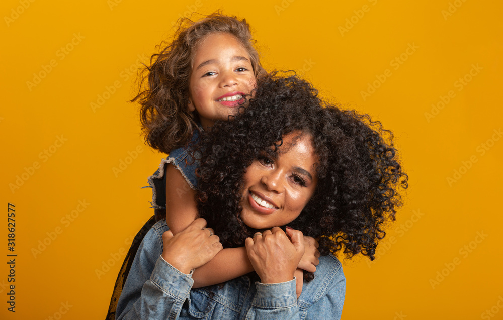 happy mother's day! Adorable sweet young afro-american mother with cute little daugh. - obrazy, fototapety, plakaty 