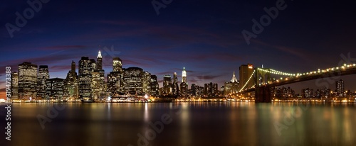 Obrazy most nocą   panoramiczne-ujecie-slynnego-mostu-brooklinskiego-noca-w-usa