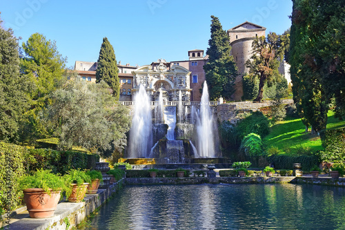Fotomural fountain of Neptune and fishpond in italian renaissance garden - villa d'Este in