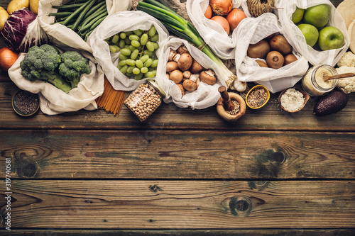 Cuadros en Lienzo Eco friendly food shopping or cooking concept Plastic free lifestyle