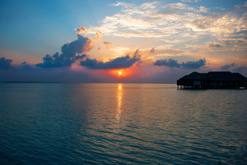 Wall Mural - tramonto spettacolare alle maldive