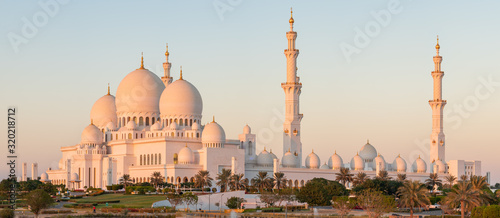Cuadros en Lienzo Panorama of Sheikh Zayed Grand Mosque in Abu Dhabi, UAE