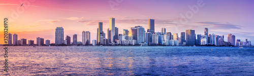 Fotomural the skyline of miami while sunset