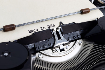 Fototapete - Heading Made In USA written with typewriter on yellowish paper