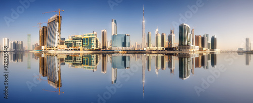 Cuadros en Lienzo Cityscape of Dubai and panoramic view of Business bay, UAE