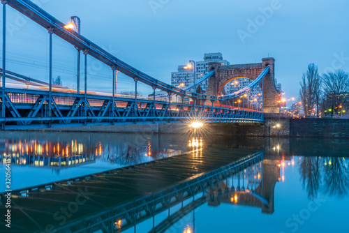 Naklejka most Grunwaldzki   most-grunwaldzki-na-odrze-we-wroclawiu-historycznej-stolicy-dolnego