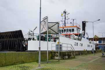 FERRYBOAT - Ferry crossing for cars and pedestrians