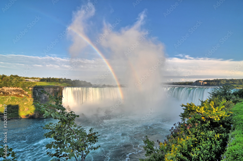 Obraz na płótnie Niagara – wodospad na rzece Niagara, na granicy Kanady, prowincja Ontario i USA, stan Nowy Jork.  w salonie