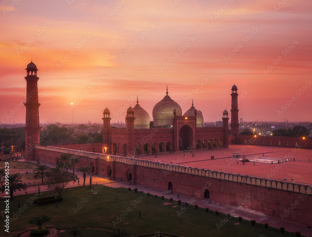 Badshai Mosque Lahore  - obrazy, fototapety, plakaty 