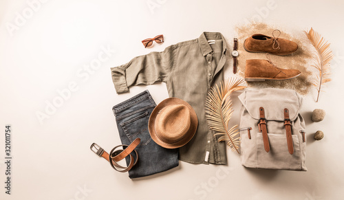 Fotomural Men's clothing and accessories - tourist or traveler casual outfit