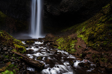 Canvas Print - Oregon Waterfall in Columbia River Gorge