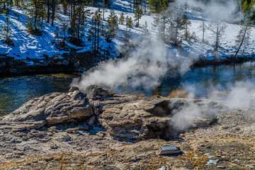 Wall Mural - MORTAR GEYSER, YELLOWSTONE