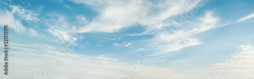 Fotomural Beautiful blue sky with clouds