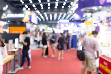 Abstract Blur People In Exhibition Hall Event Trade Show Expo Background. Business Convention Show, Job Fair, Or Stock Market. Organization Or Company Event, Commercial Trading