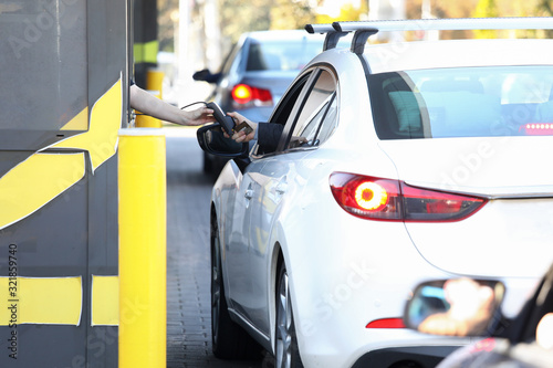 Cuadros en Lienzo Convenient payment from car, drive thru system