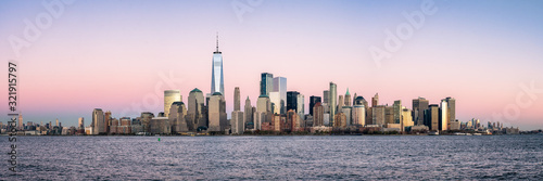 Fotomural New York City skyline panorama with One World Trade Center