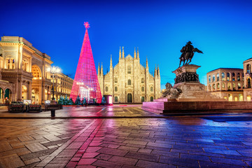 Wall Mural - Milan Duomo cathedral square illuminated at Christmas time, Italy
