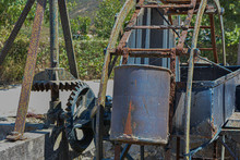 Ferris Wheel Taking Out Water Mechanism And Gear With Rust