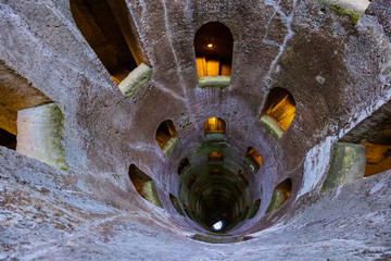 Fototapete - Famous well in Orvieto Italy