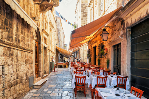 Fotomural Open Street terrace cafe in Dubrovnik