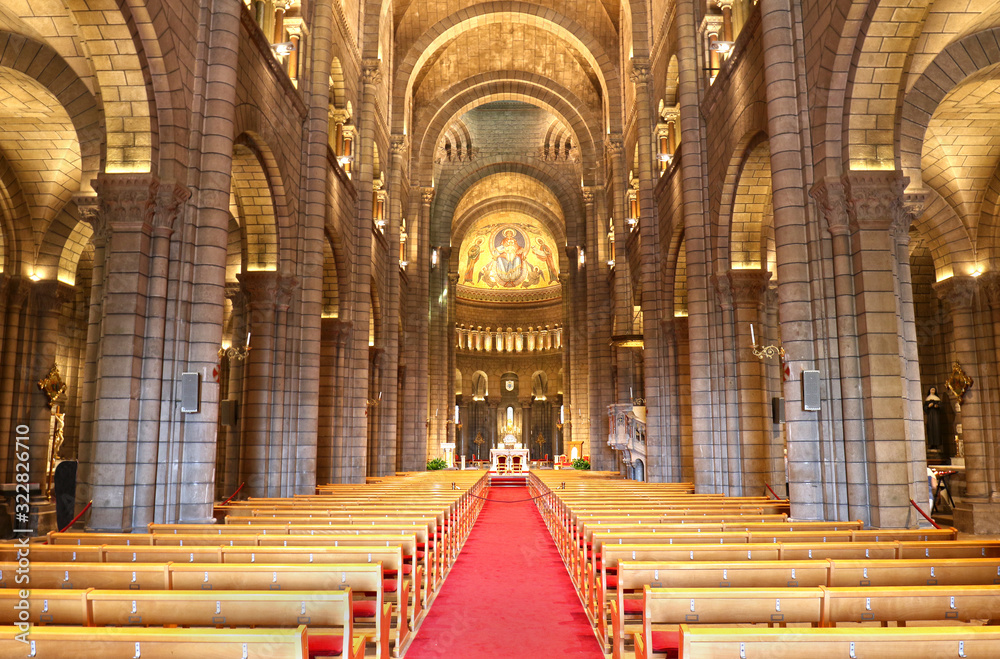 Obraz na płótnie Interior of the Monaco Cathedral (Cathedrale de Monaco) in Monaco-Ville, Monaco. It's famous for the tomb of Prince Rainier w salonie