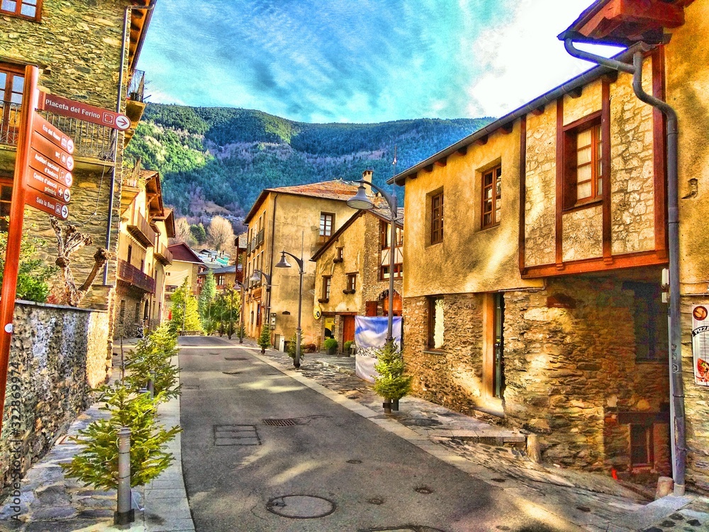 Obraz na płótnie view of old town of Andorra w salonie