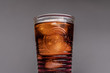 szklanka z gazowanym napojem