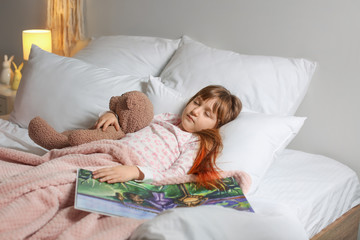 Poster - Cute little girl sleeping in bed