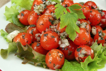 Wall Mural - salade de tomates cerises à la vinaigrette