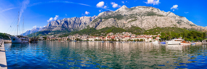 Wall Mural - Beautiful Makarska riviera - popular tourist destination in Dalmatia. Croatia