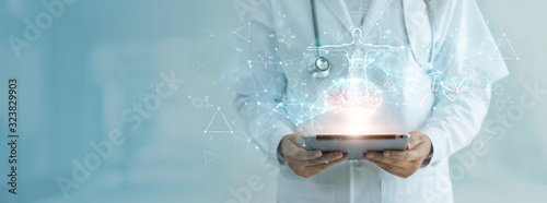 Cuadros en Lienzo Medicine doctor holding electronic medical record on tablet, Brain testing result, DNA, Digital healthcare and network connection on hologram interface, Science, Medical technology and networking
