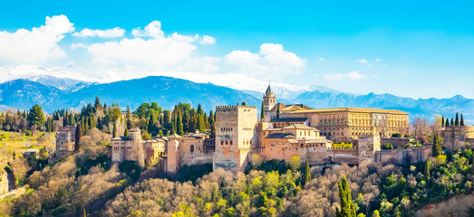 Fototapete - Alhambra palace in Granada, Spain