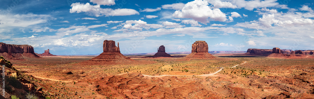 Monument Valley Navajo Tribal Park in Arizona, Utah, USA - obrazy, fototapety, plakaty 
