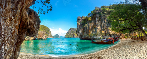 Cuadros en Lienzo Blue water at Lao Lading island, Krabi Province, Thailand(Paradise)