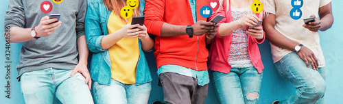 Fotografía Group of millennial friends using mobile phones - Young people addiction to tech